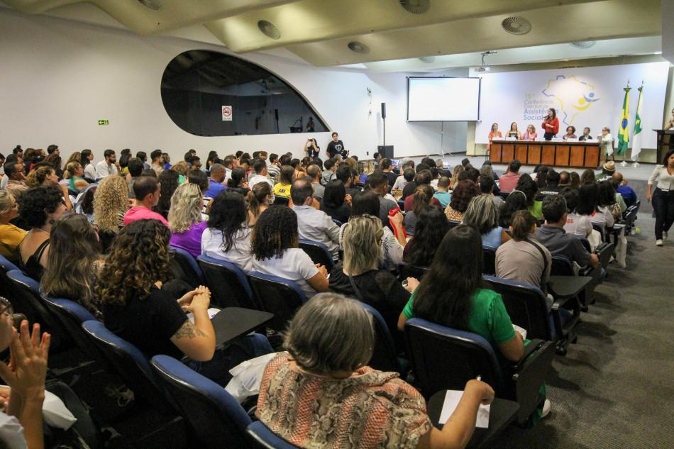 Capa da notícia: Aberta consulta pública com as regras da 16ª Conferência Distrital de Assistência Social